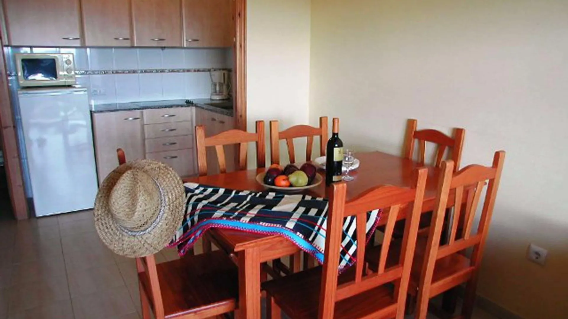 Rvhotels Apartamentos Torre Vella 3*, L'Estartit Spain